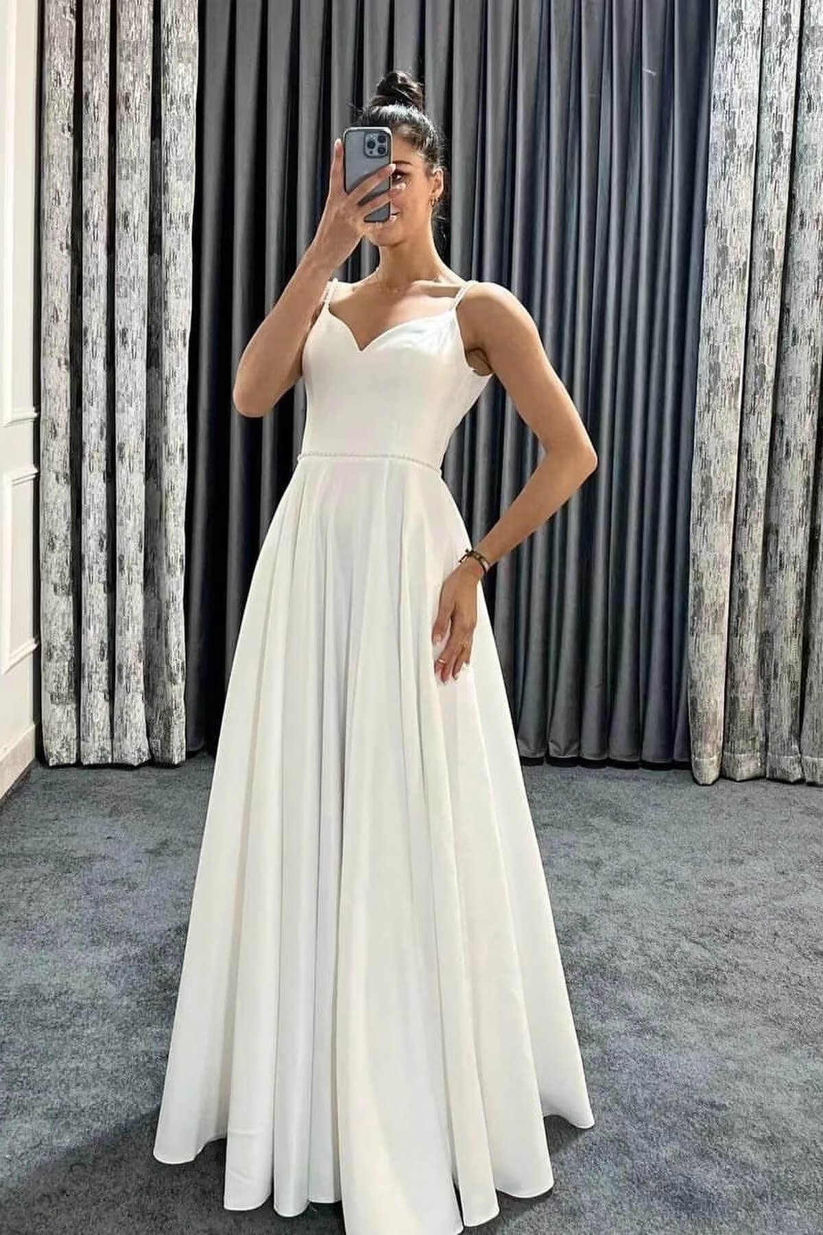 Vestidos de fiesta largos de corte A con tirantes finos, escote en V, sin mangas y con bolsillos