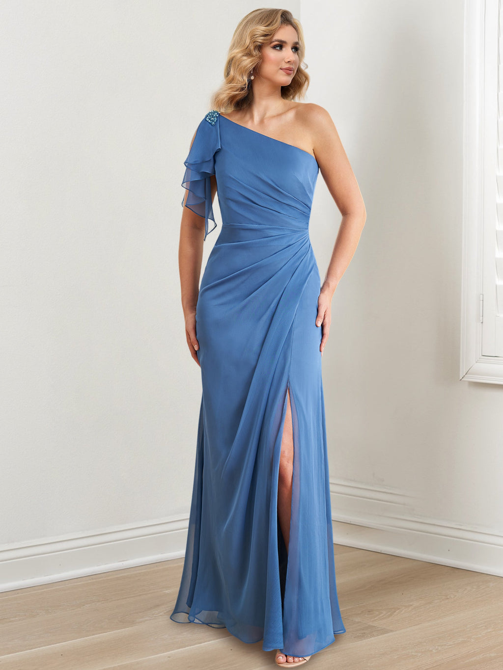 Vestidos para madre de la novia con corte tubo/columna, un hombro al aire y largo hasta el suelo