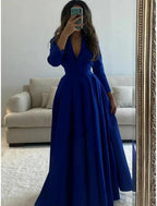 Elegantes formelles Abendkleid mit langen Ärmeln und V-Ausschnitt und Falten