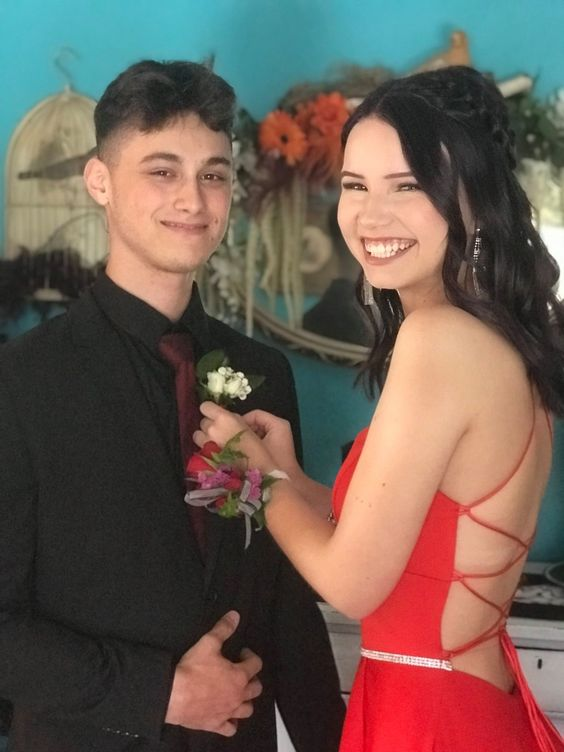 Vestido de fiesta sencillo rojo de corte A con espalda con cordones Y6547