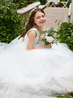 Klassisches weißes ärmelloses A-Linien-Blumenmädchenkleid aus Satin und Tüll 