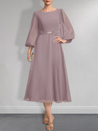 Vestido de gasa para madre de la novia, corte A, escote redondo, largo hasta la rodilla, plisado, con broche de cristal