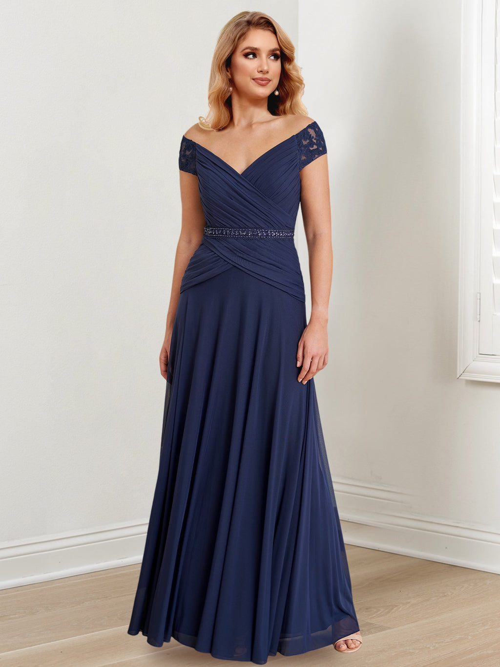 Vestidos de madre de la novia de corte A/princesa, hombros descubiertos y largo hasta el suelo