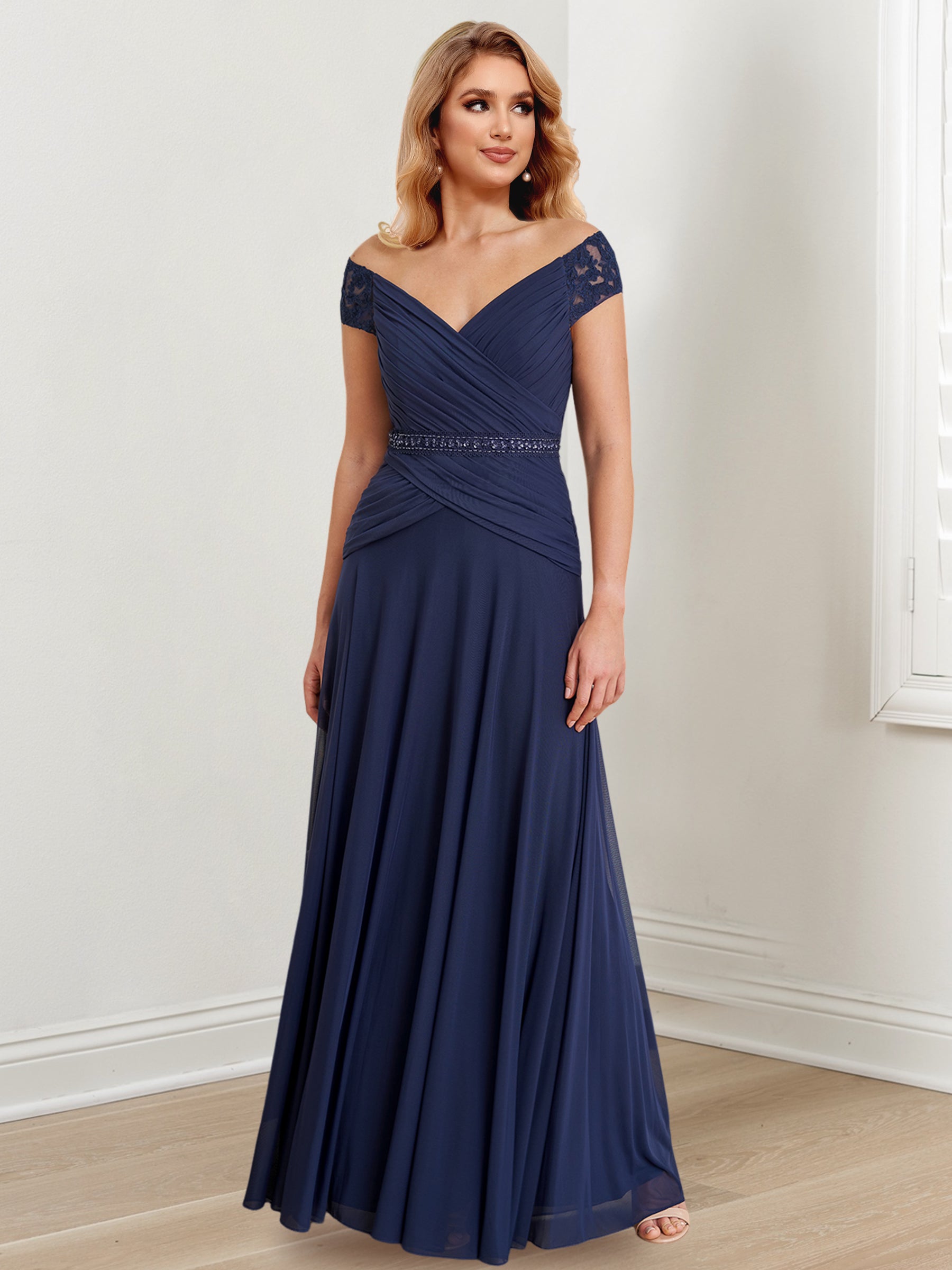 Vestidos de madre de la novia de corte A/princesa, hombros descubiertos y largo hasta el suelo