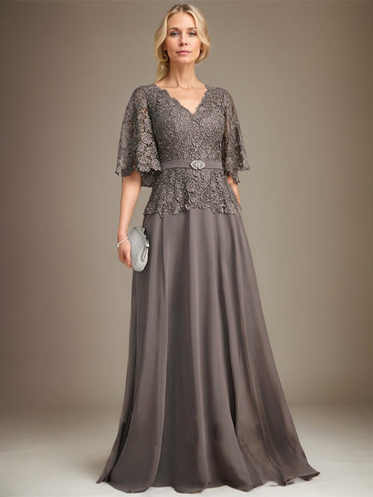 A-Linie V-Ausschnitt Bodenlanges Chiffon-Spitzenkleid für die Brautmutter mit Kristallbrosche und Strass 