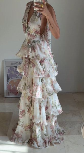 Vestido de fiesta glamuroso de gasa con estampado floral, corte A, espalda descubierta, escote en V, vestido de noche con capas Y8501