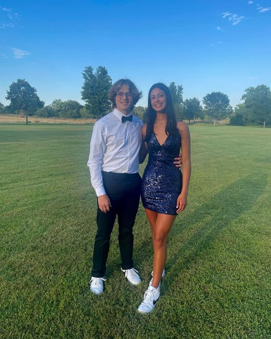 Sexy V-Ausschnitt, enges Kleid, kurzes Homecoming-Kleid Y6947