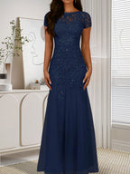 Vestido de tul con lentejuelas y escote redondo de sirena en azul marino oscuro