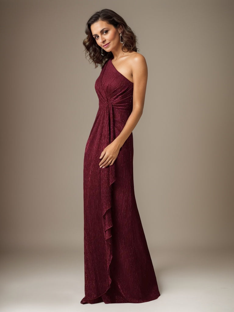 Vestido de madre de la novia con un solo hombro de malla metálica y corte rubí