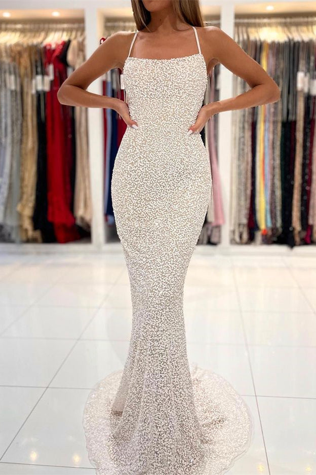 Vestido de fiesta de sirena con tirantes finos, lentejuelas y espalda abierta