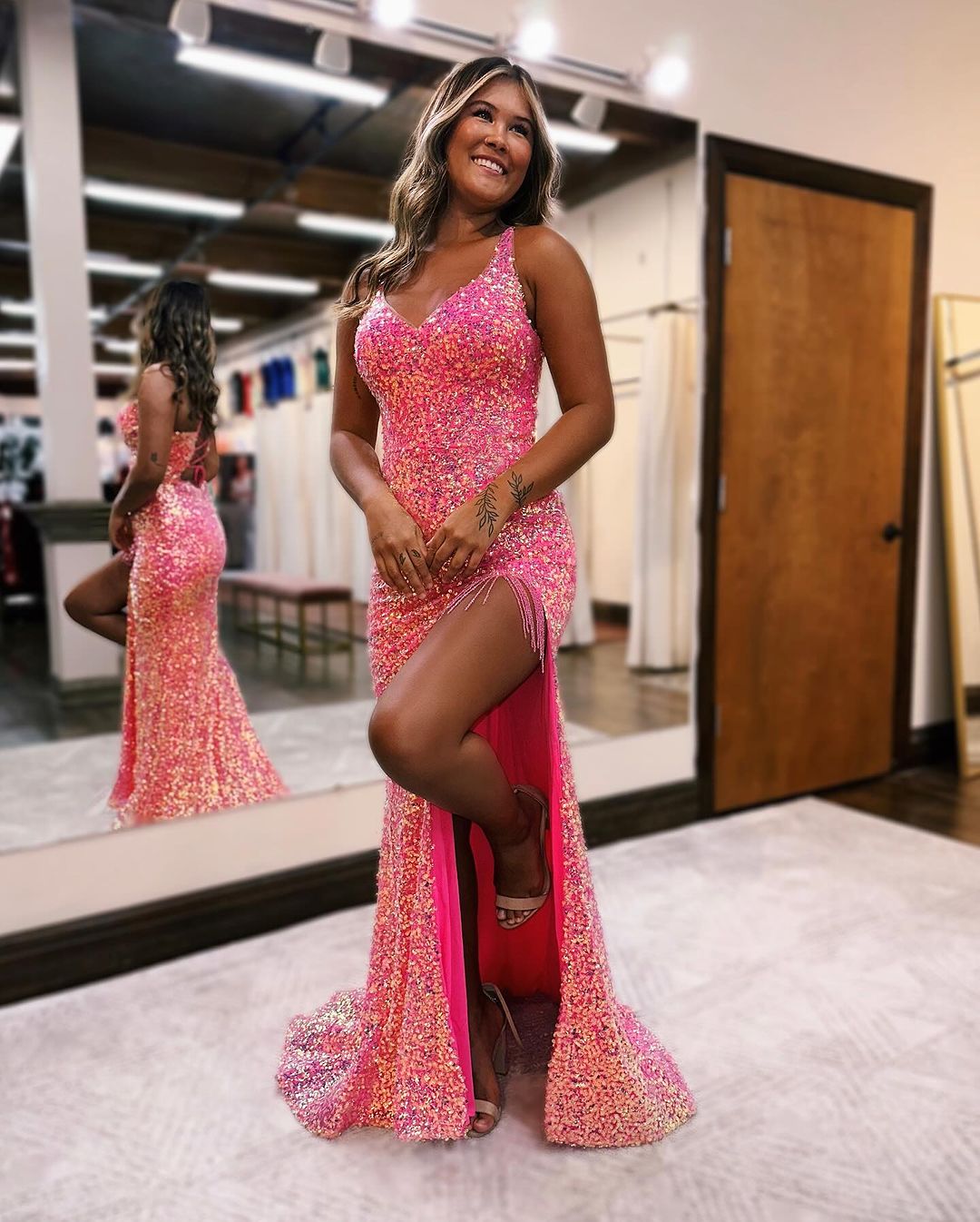 Sexy ärmelloses Ballkleid mit Schlitz vorne und Spaghettiträgern 