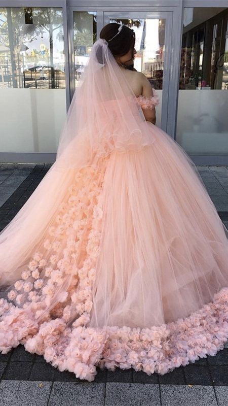 Vestido de novia de tul con hombros descubiertos y flores hechas a mano Y474