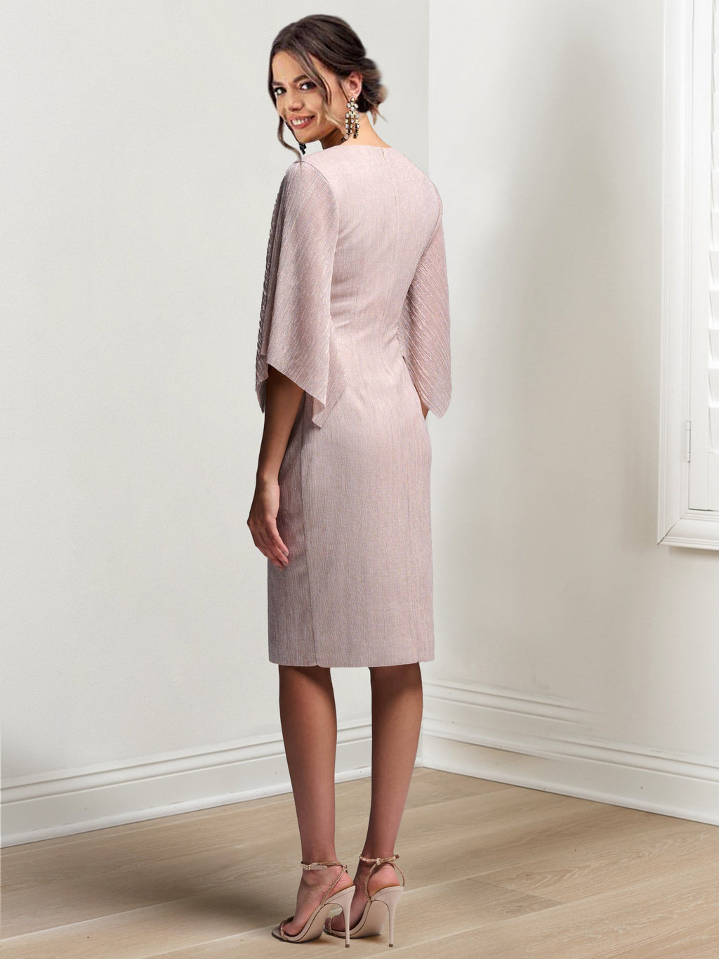 Vestidos para madre de la novia con escote en V, largo hasta la rodilla y corte tubo/columna