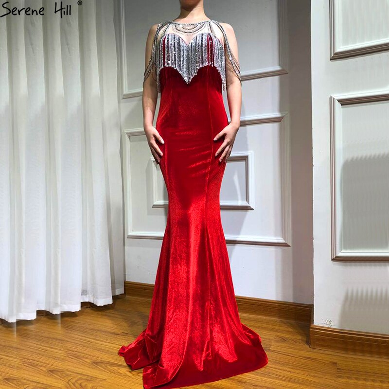 En oferta, sin devolución ni reembolso. Oferta 2025. Vestidos de noche de sirena sin mangas con borlas y cuentas. Nuevos vestidos de noche elegantes y sexys de terciopelo rojo LA6586. 