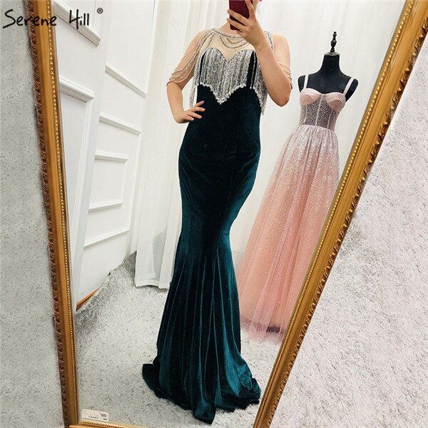 En oferta, sin devolución ni reembolso. Oferta 2025. Vestidos de noche de sirena sin mangas con borlas y cuentas. Nuevos vestidos de noche elegantes y sexys de terciopelo rojo LA6586. 