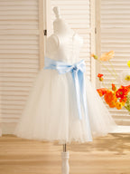 Vestido de niña de las flores de tul satinado hasta la rodilla con corte en A