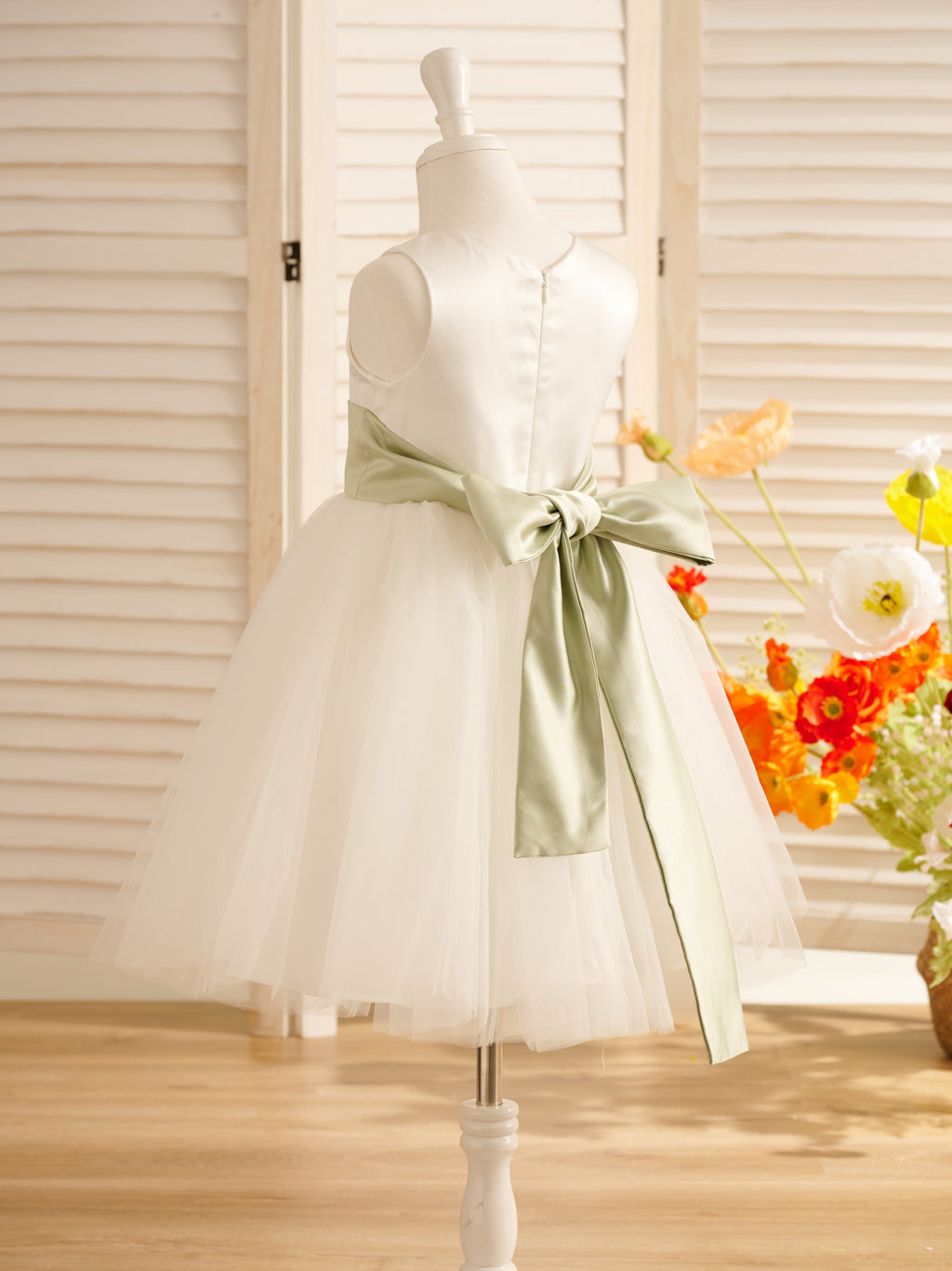 Vestido de niña de las flores de tul satinado hasta la rodilla con corte en A