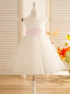 Vestido de niña de las flores de tul satinado hasta la rodilla con corte en A