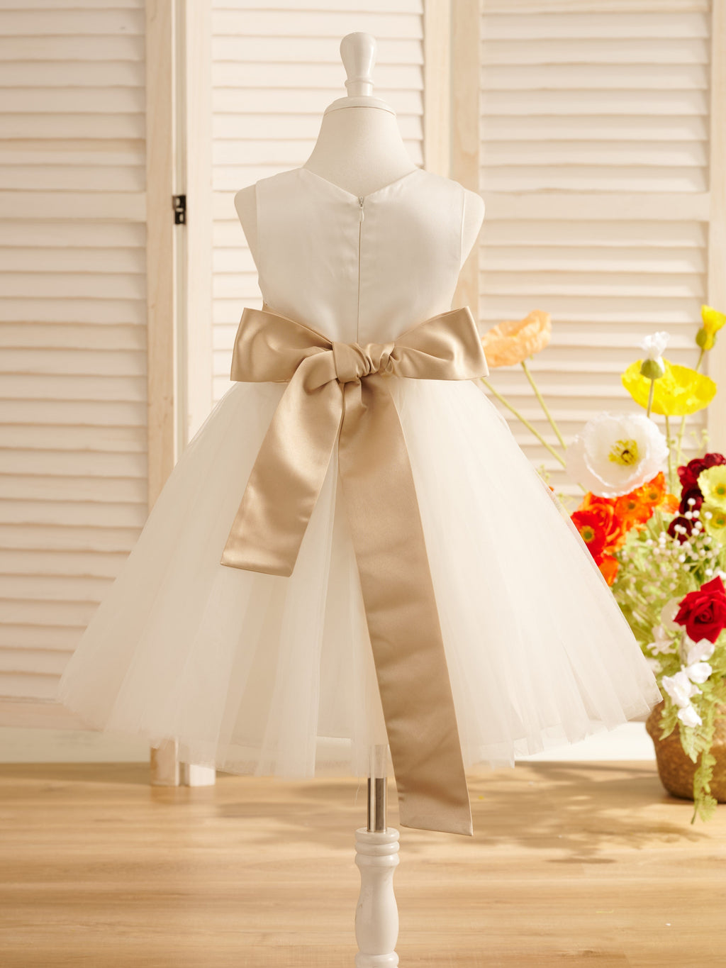 Vestido de niña de las flores de tul satinado hasta la rodilla con corte en A