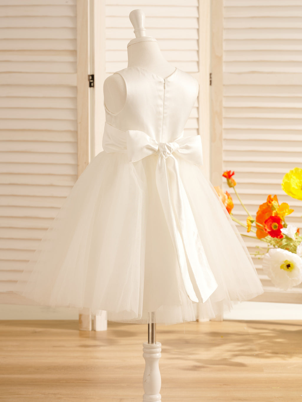 Vestido de niña de las flores de tul satinado hasta la rodilla con corte en A