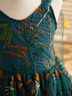 Knielanges Blumenmädchenkleid aus gebranntem orangefarbenem Spitzentüll mit Stickerei 