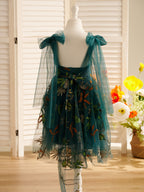Knielanges Blumenmädchenkleid aus gebranntem orangefarbenem Spitzentüll mit Stickerei 