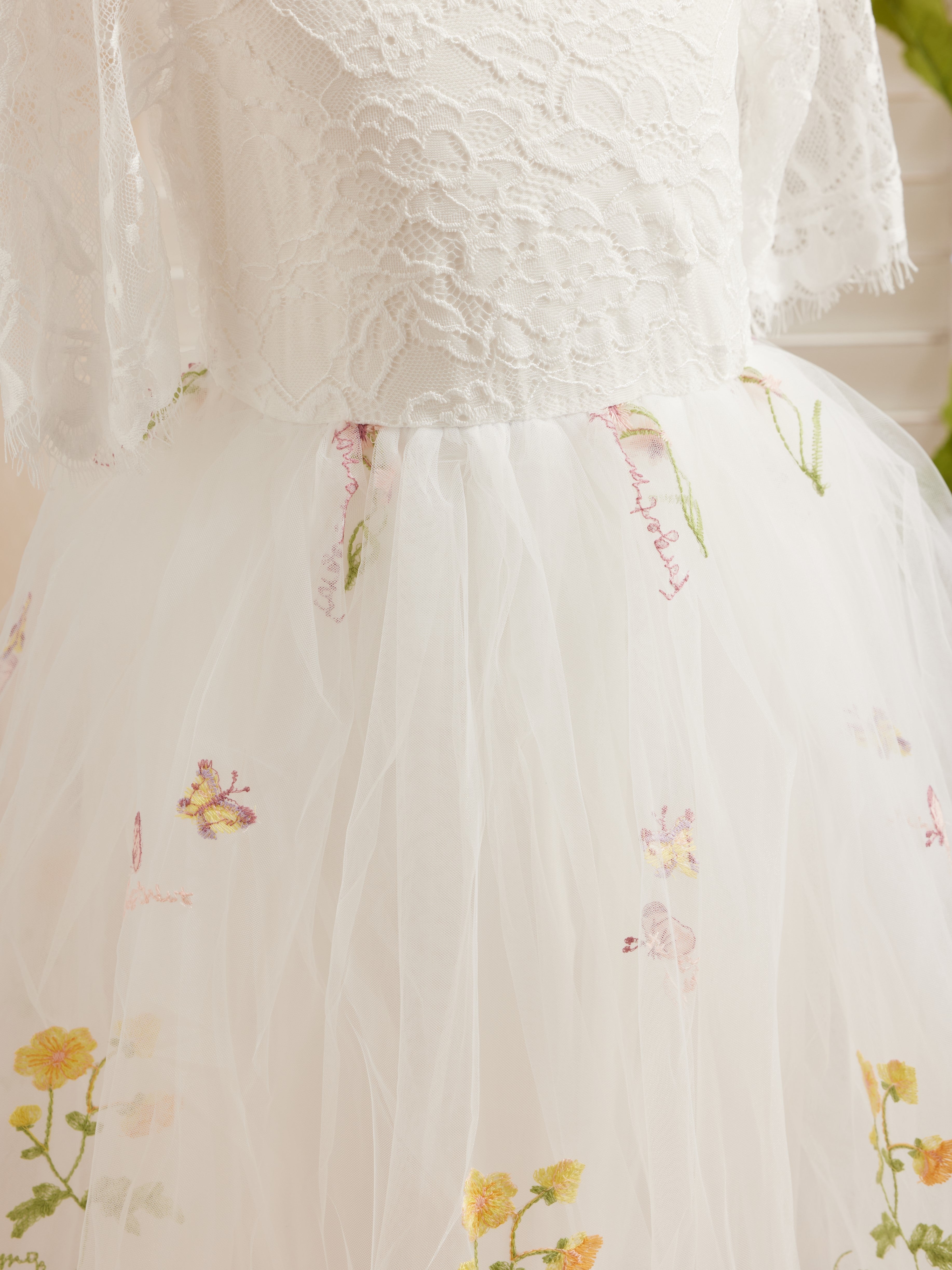 Salbeigrünes Blumenmädchenkleid aus Stoff mit U-Ausschnitt und Tüll (2003227581) 