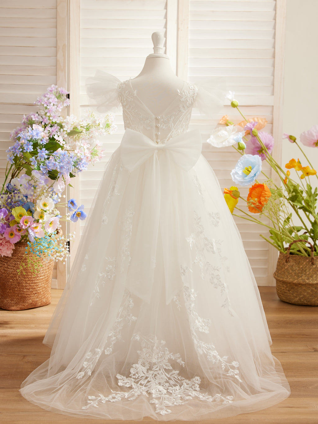 Abnehmbares Blumenmädchenkleid aus Spitze und Tüll mit Schleppe 