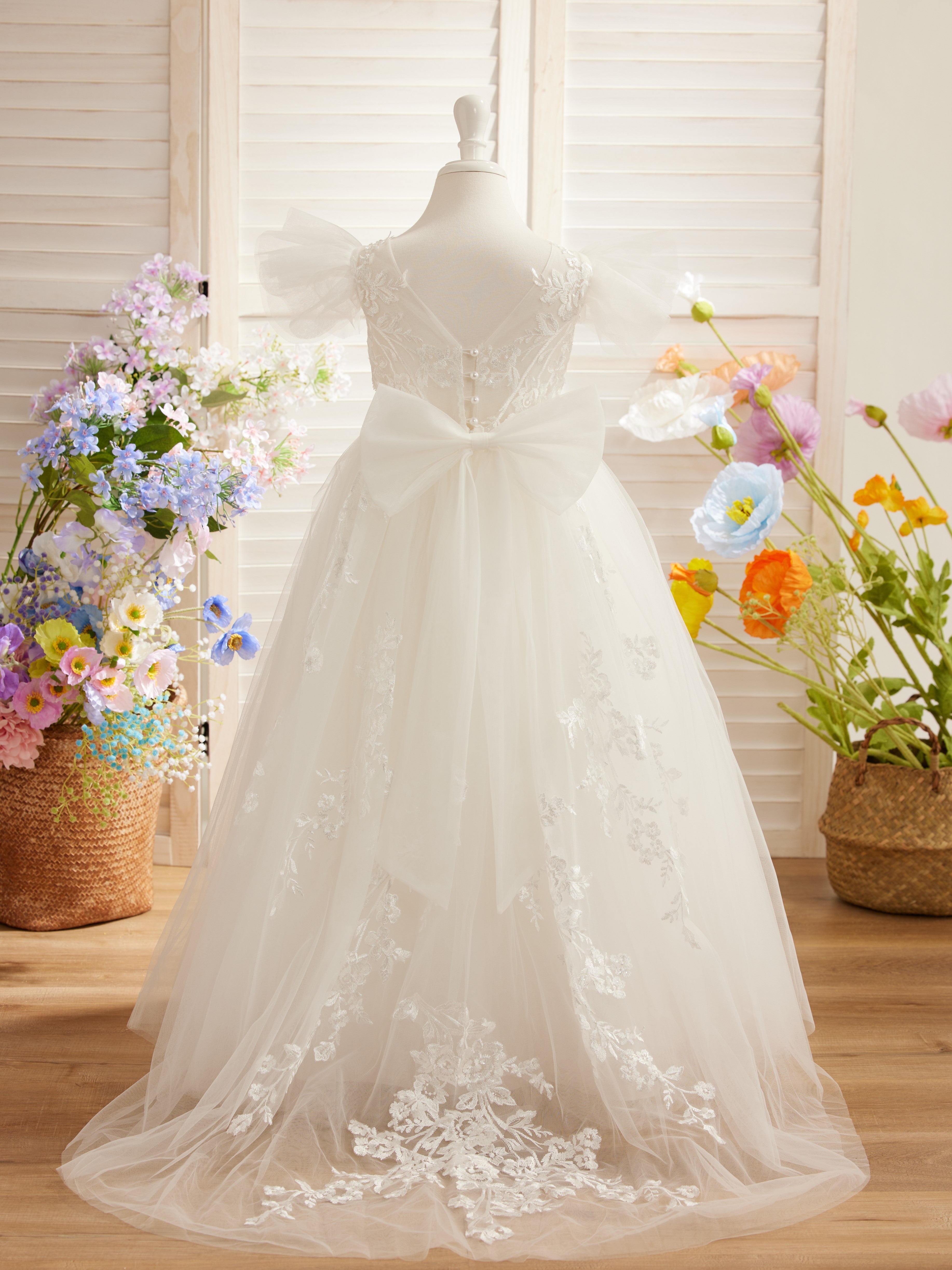 Abnehmbares Blumenmädchenkleid aus Spitze und Tüll mit Schleppe 