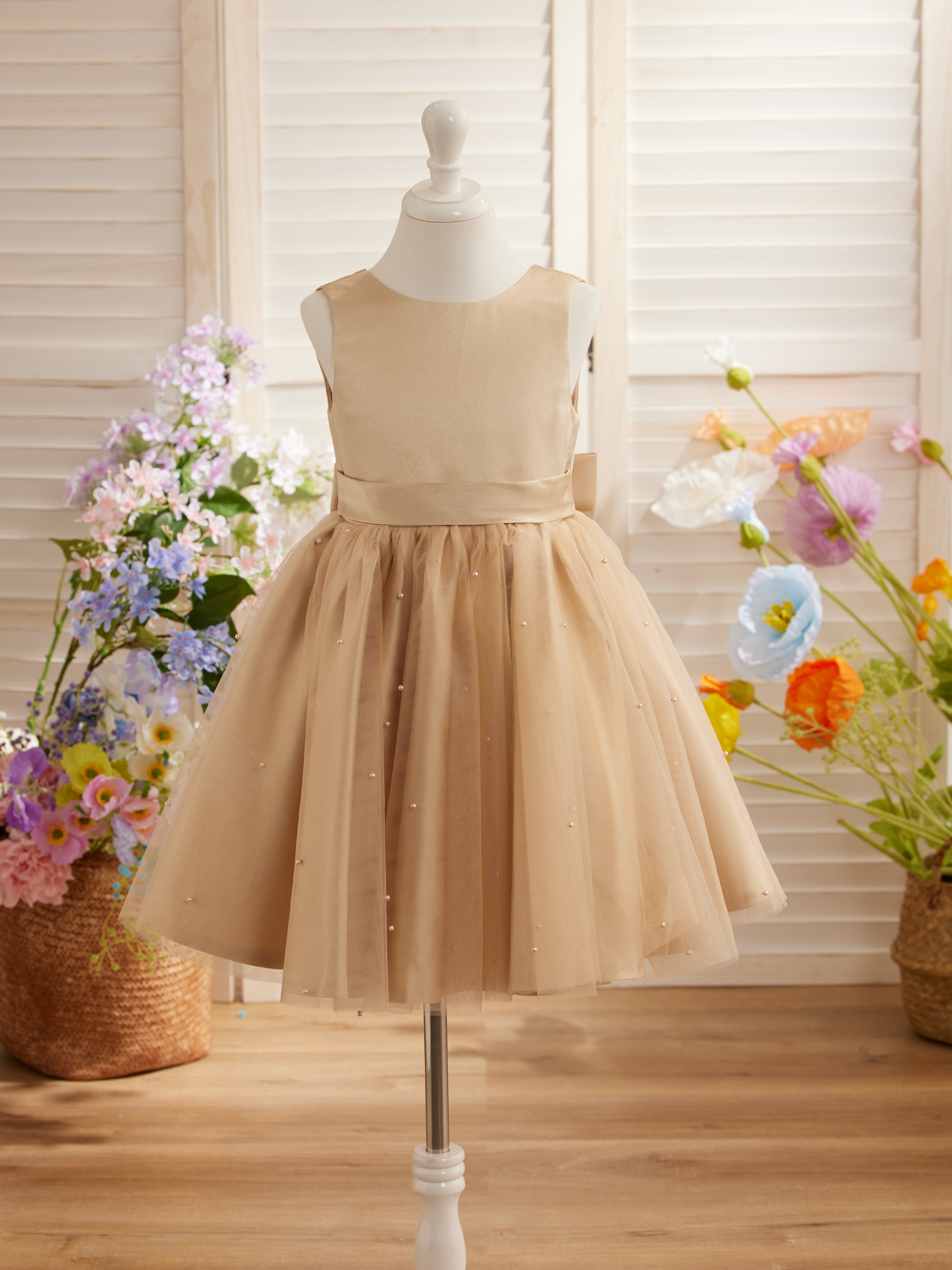 Vestido de niña de las flores de satén, tul y hasta la rodilla, estilo princesa