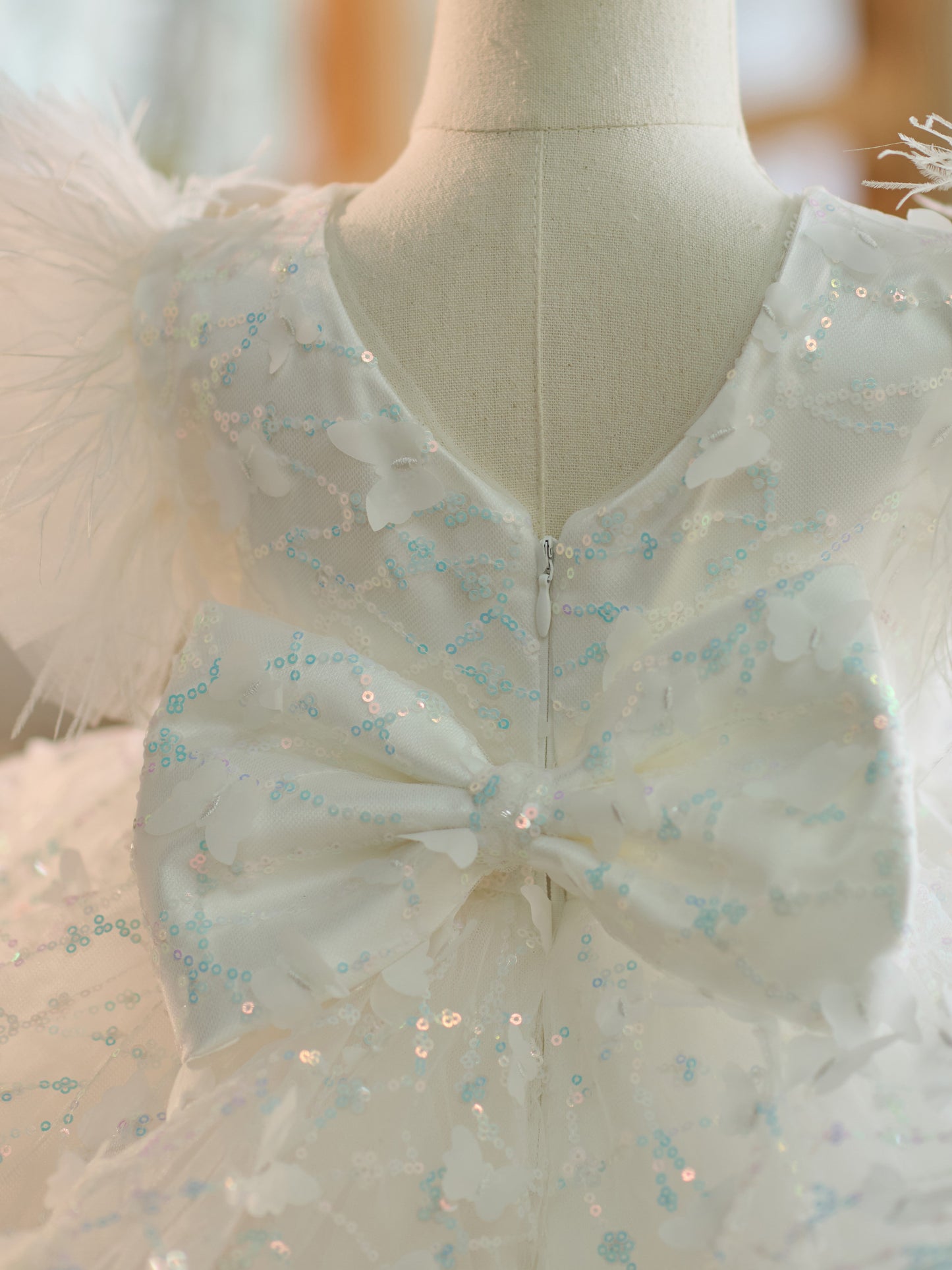 Knielanges Partykleid zum 1. Geburtstag mit Pailletten und Tüll 