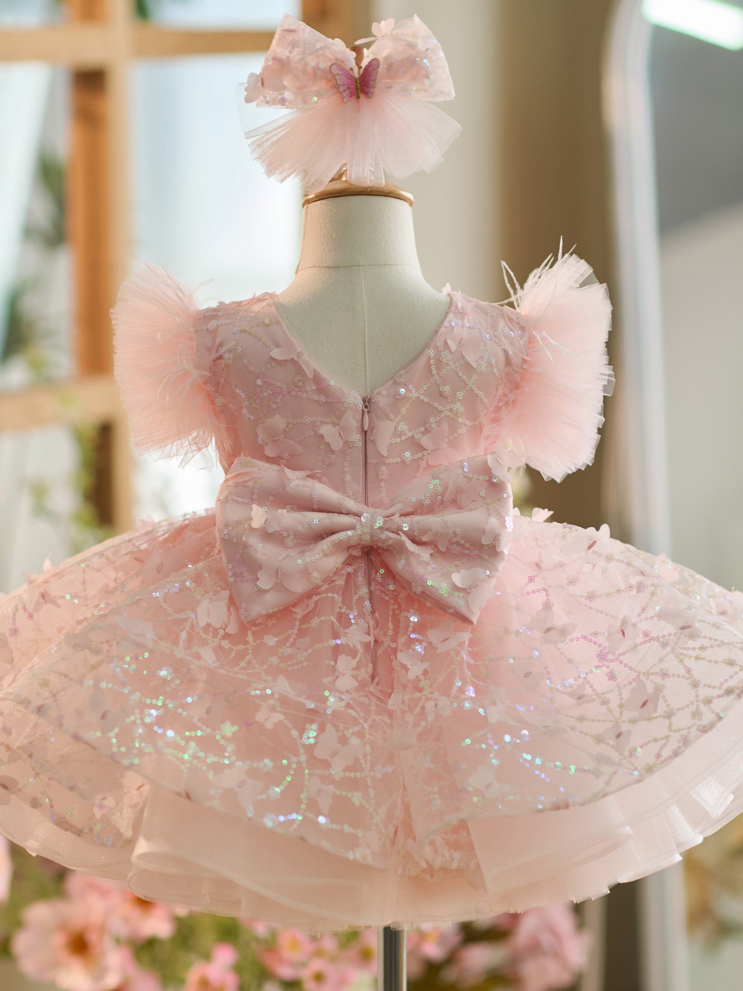 Knielanges Partykleid zum 1. Geburtstag mit Pailletten und Tüll 