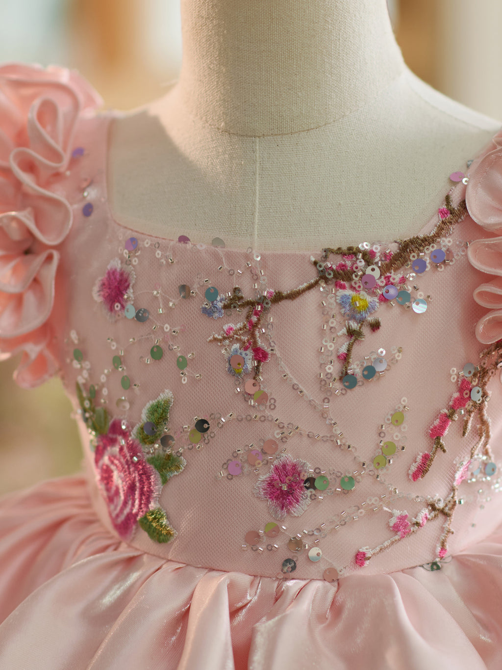 Blumenstickerei Pailletten Tüll Knielanges rosa Baby Mädchen Kleid