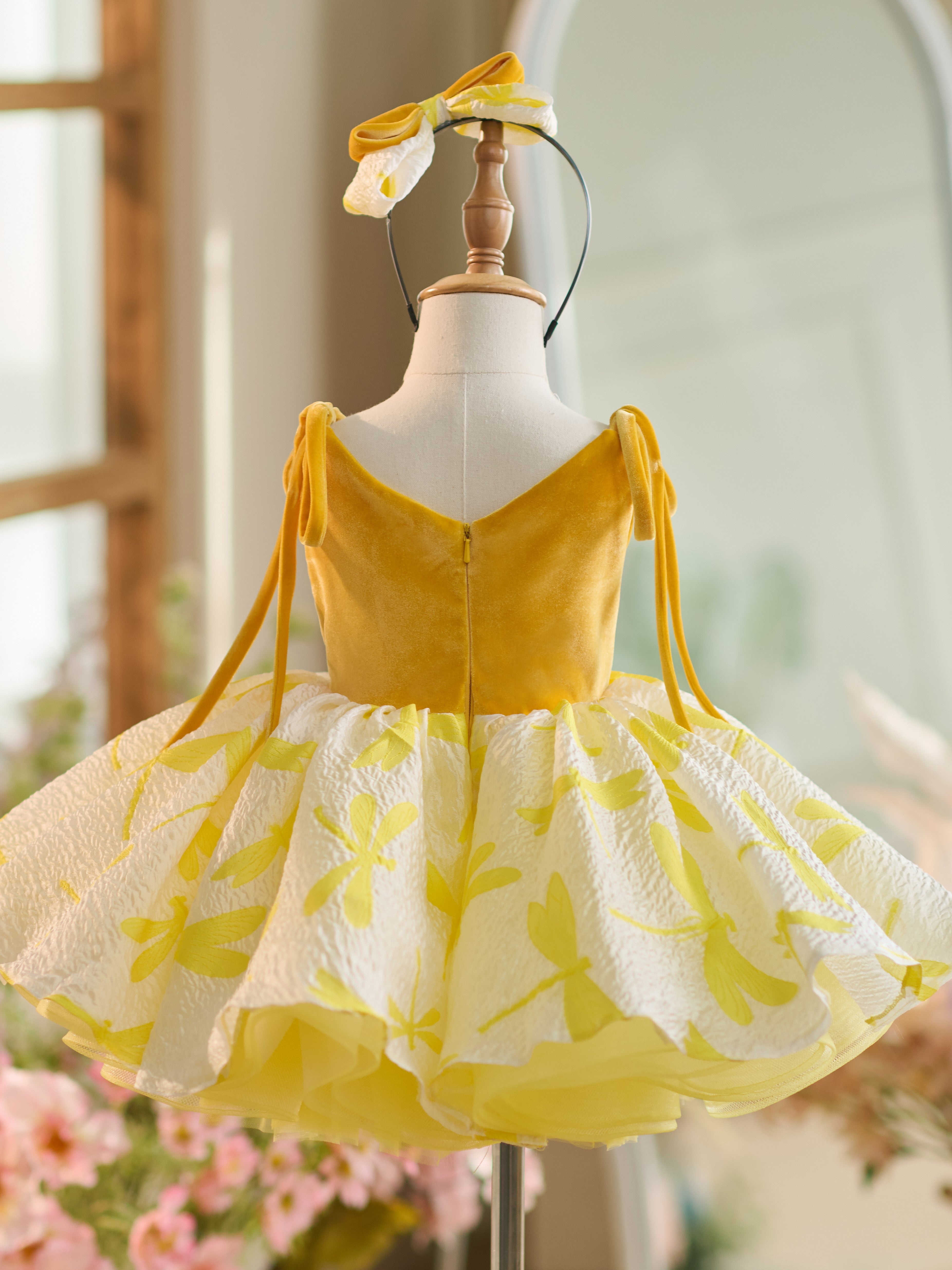 Knielanges goldenes Geburtstagspartykleid aus Samttüll für Kleinkinder 