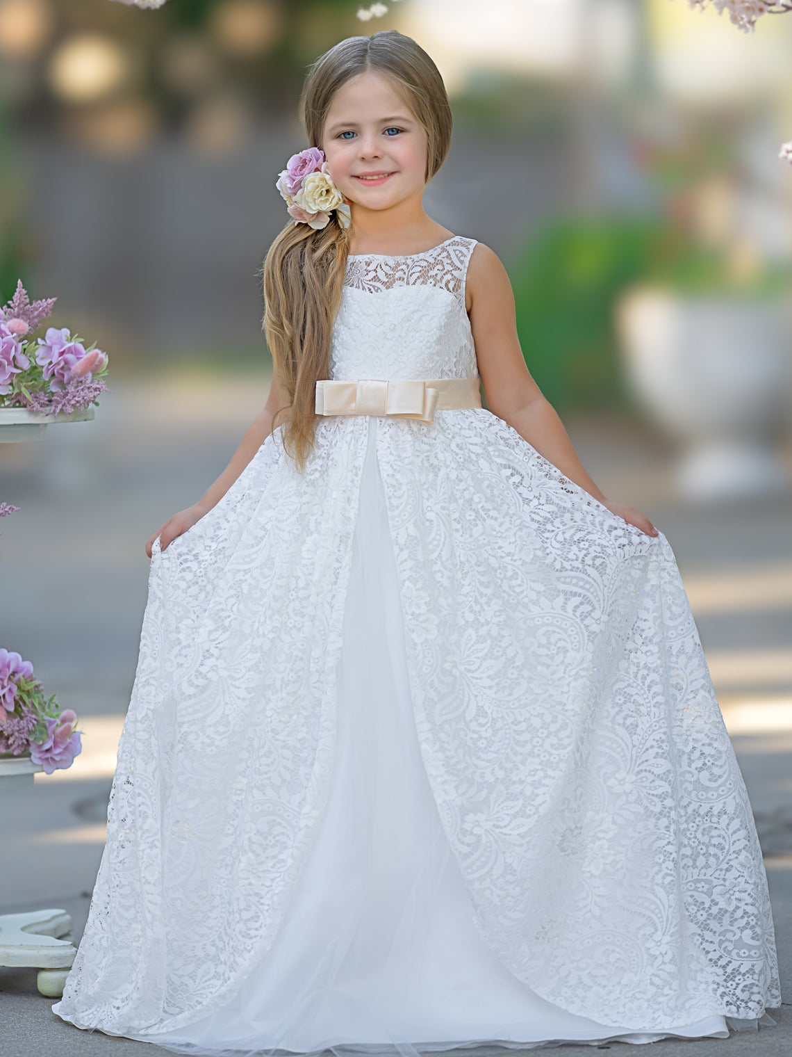 Bodenlanges A-Linien-Kleid aus Spitze und Tüll in Elfenbein 