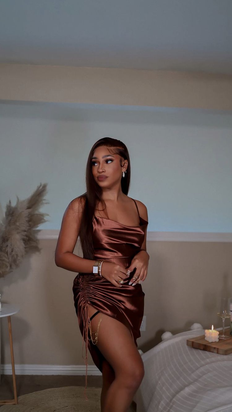 Vestido de seda marrón con tirantes finos, vestido sexy para fiesta de bienvenida Y352