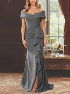 Vestidos para madre de la novia con corte tubo, hombros descubiertos, sin mangas, largo hasta el suelo y volantes