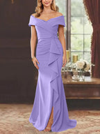 Vestidos para madre de la novia con corte tubo, hombros descubiertos, sin mangas, largo hasta el suelo y volantes