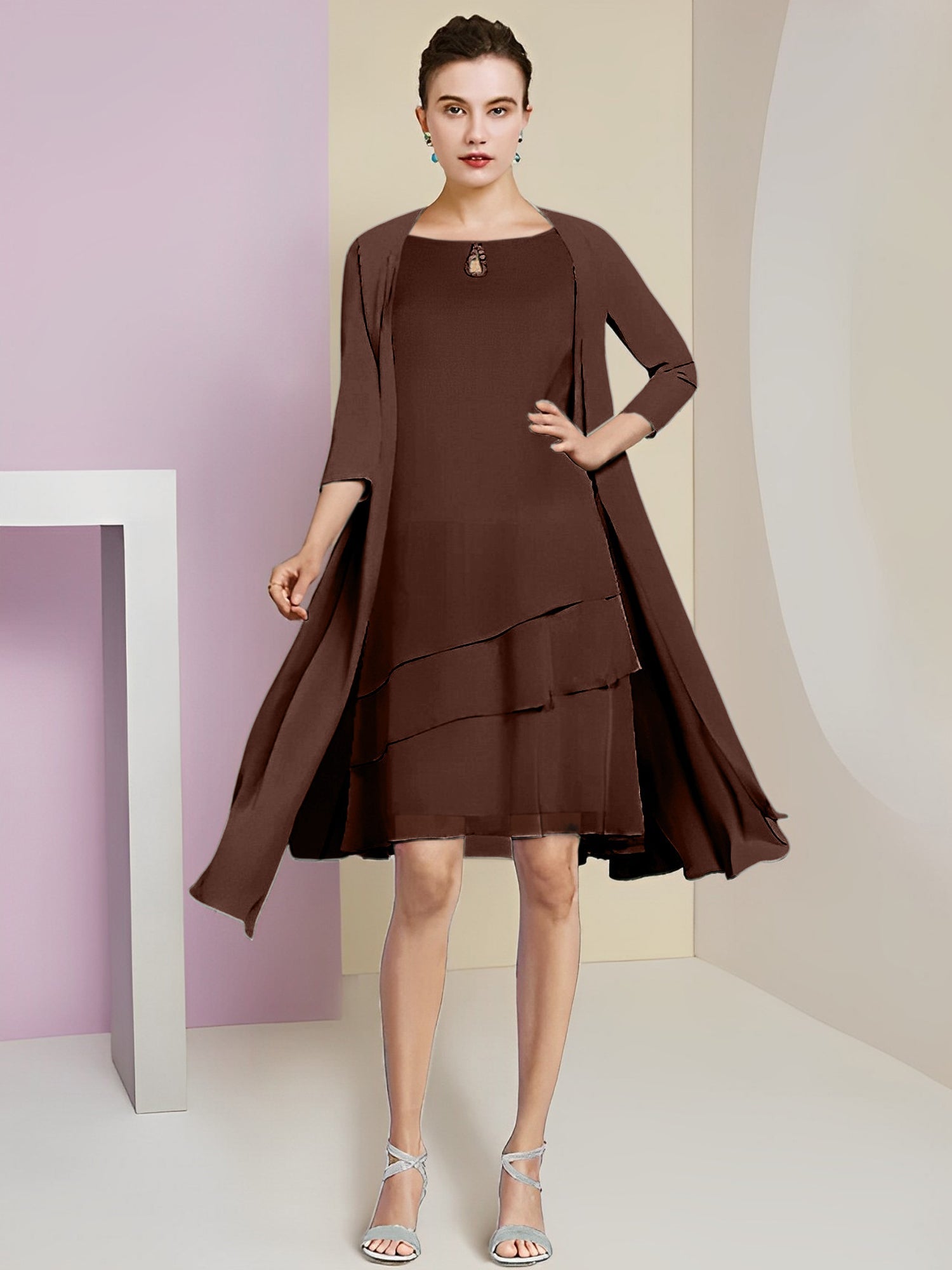 Vestidos de madre de la novia de corte A/princesa con escote joya y largo hasta la rodilla