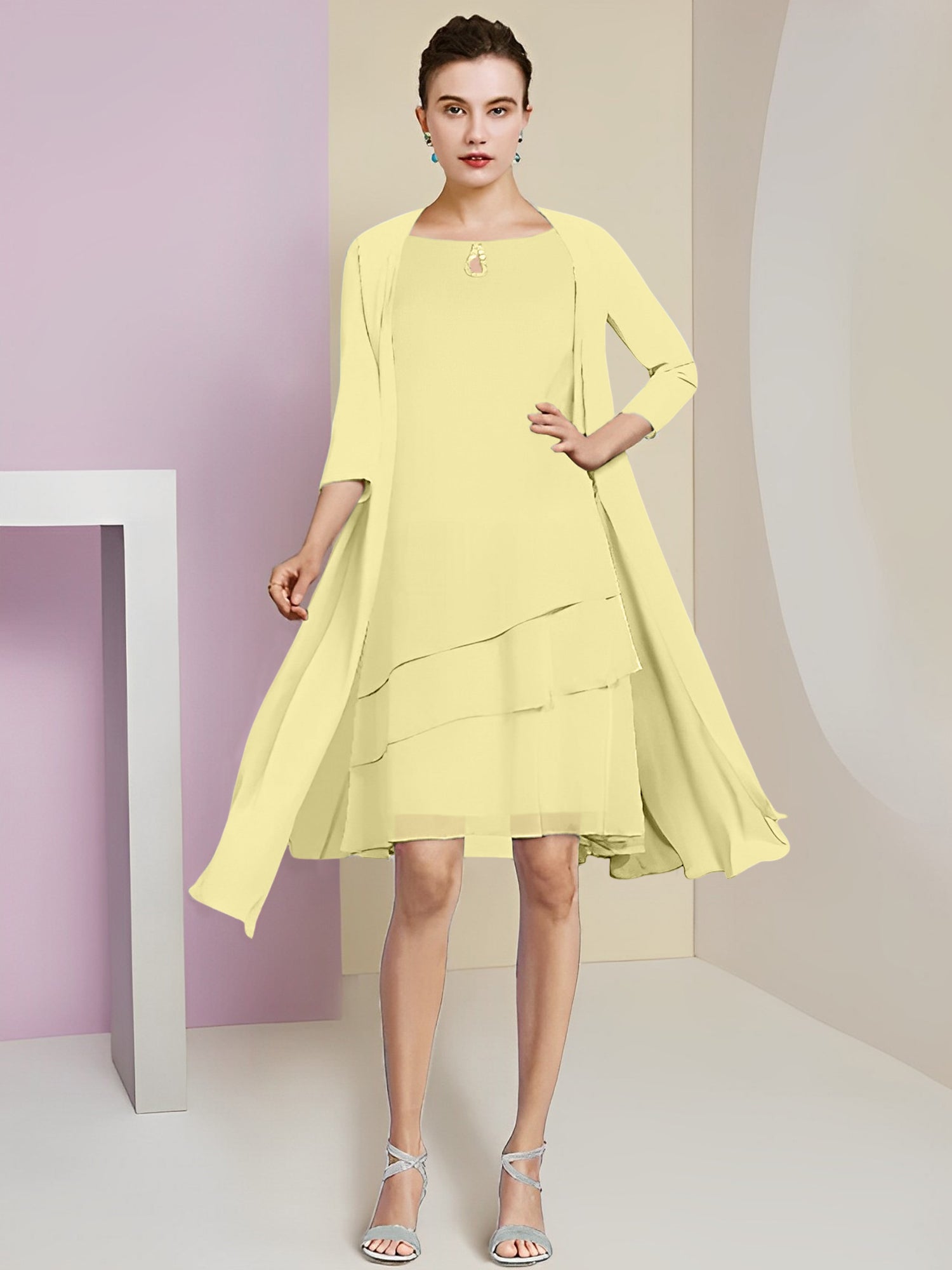 Vestidos de madre de la novia de corte A/princesa con escote joya y largo hasta la rodilla