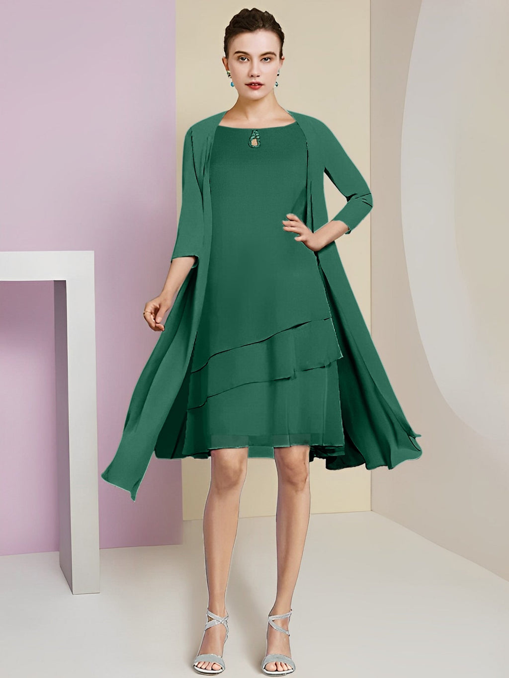 Vestidos de madre de la novia de corte A/princesa con escote joya y largo hasta la rodilla