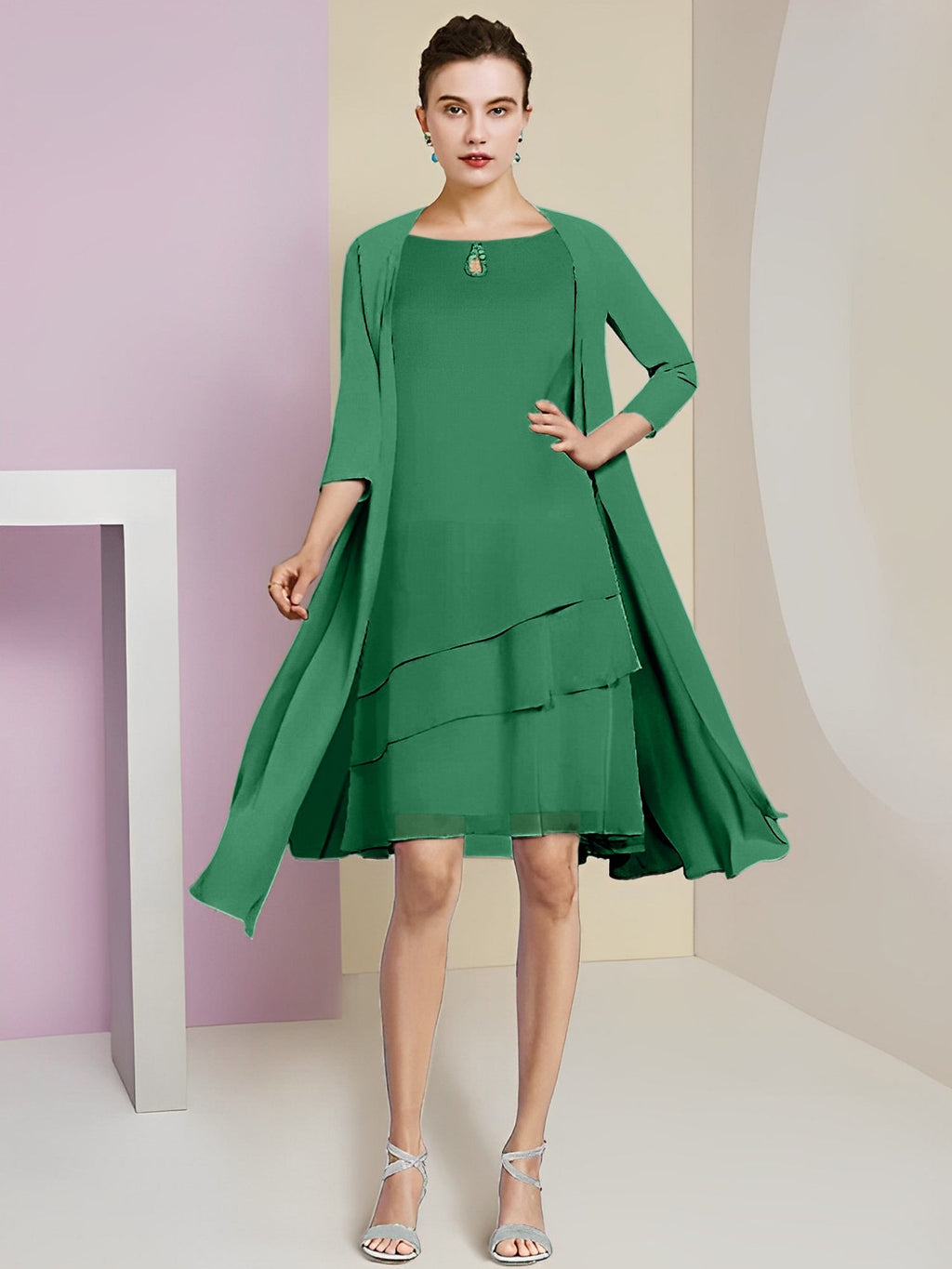 Vestidos de madre de la novia de corte A/princesa con escote joya y largo hasta la rodilla
