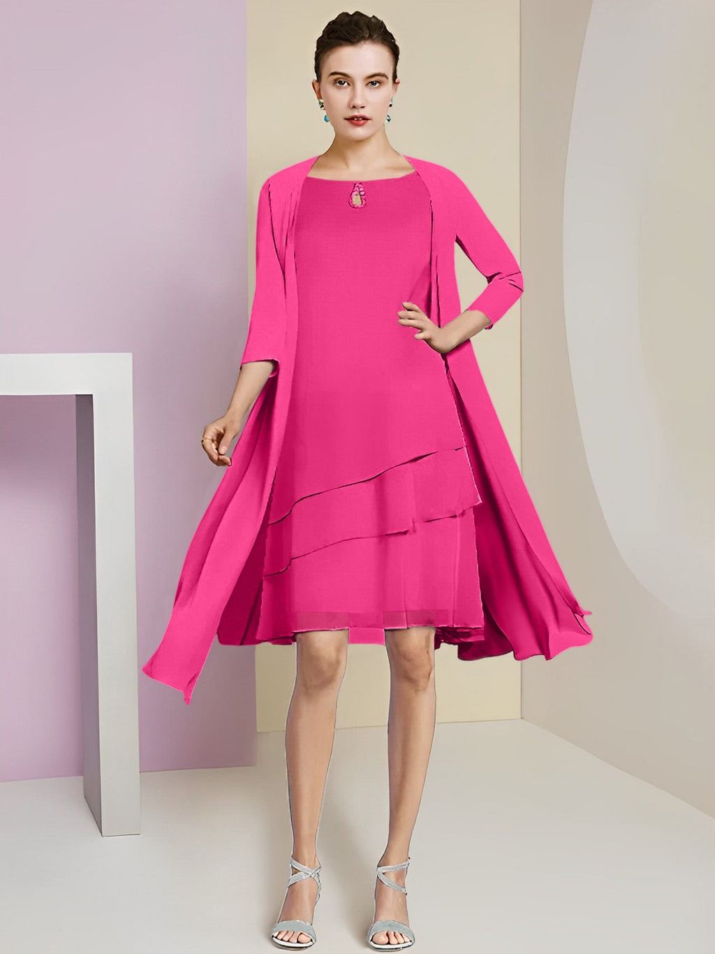 Vestidos de madre de la novia de corte A/princesa con escote joya y largo hasta la rodilla