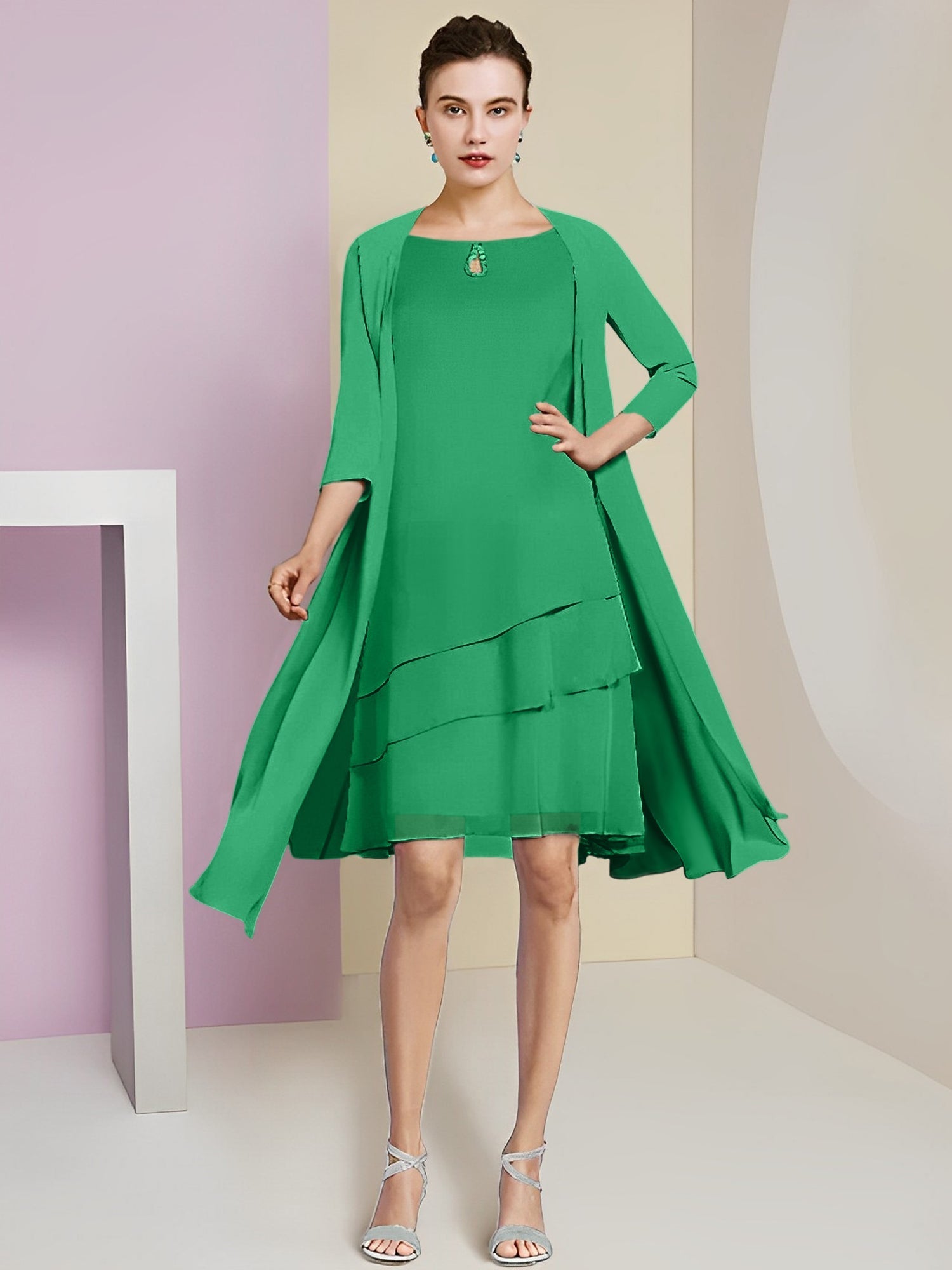 Vestidos de madre de la novia de corte A/princesa con escote joya y largo hasta la rodilla