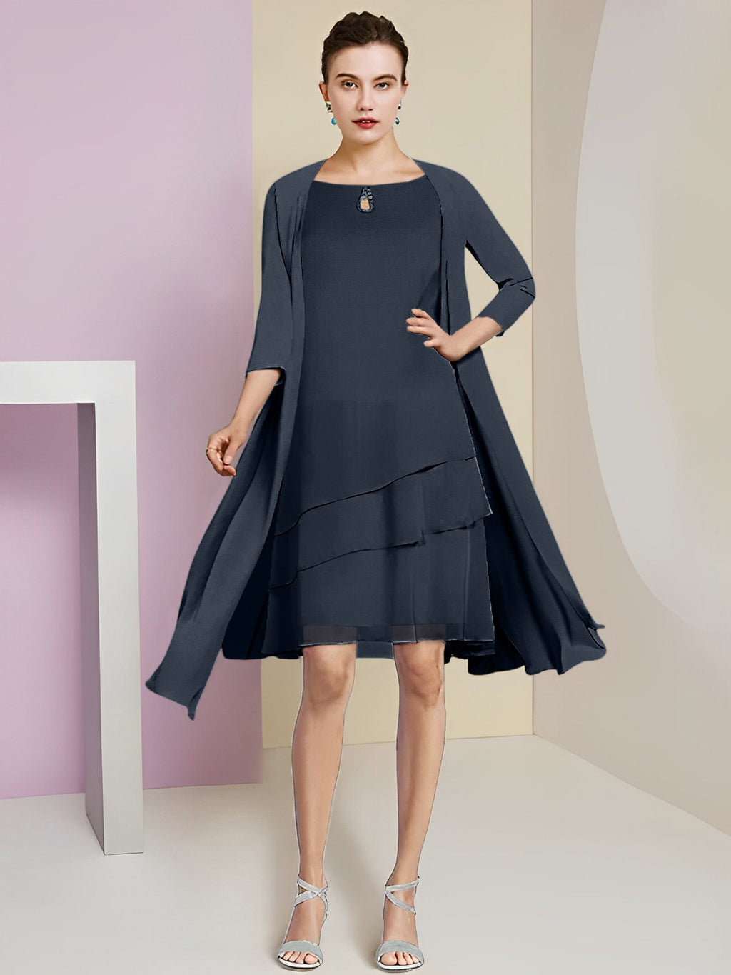 Vestidos de madre de la novia de corte A/princesa con escote joya y largo hasta la rodilla