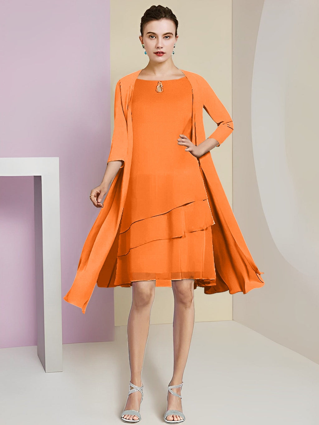 Vestidos de madre de la novia de corte A/princesa con escote joya y largo hasta la rodilla