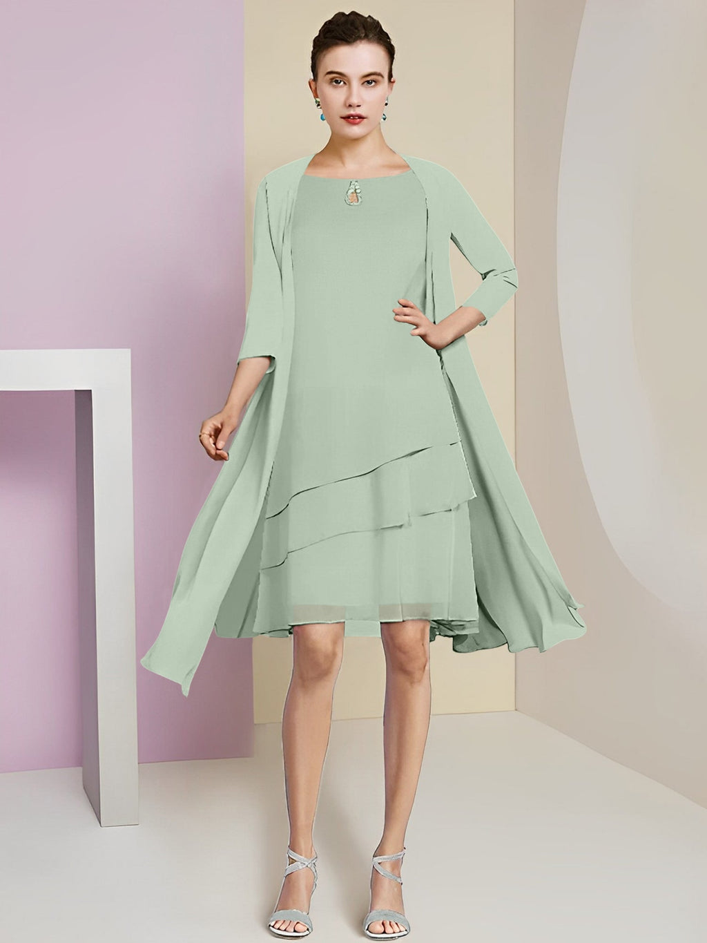 Vestidos de madre de la novia de corte A/princesa con escote joya y largo hasta la rodilla