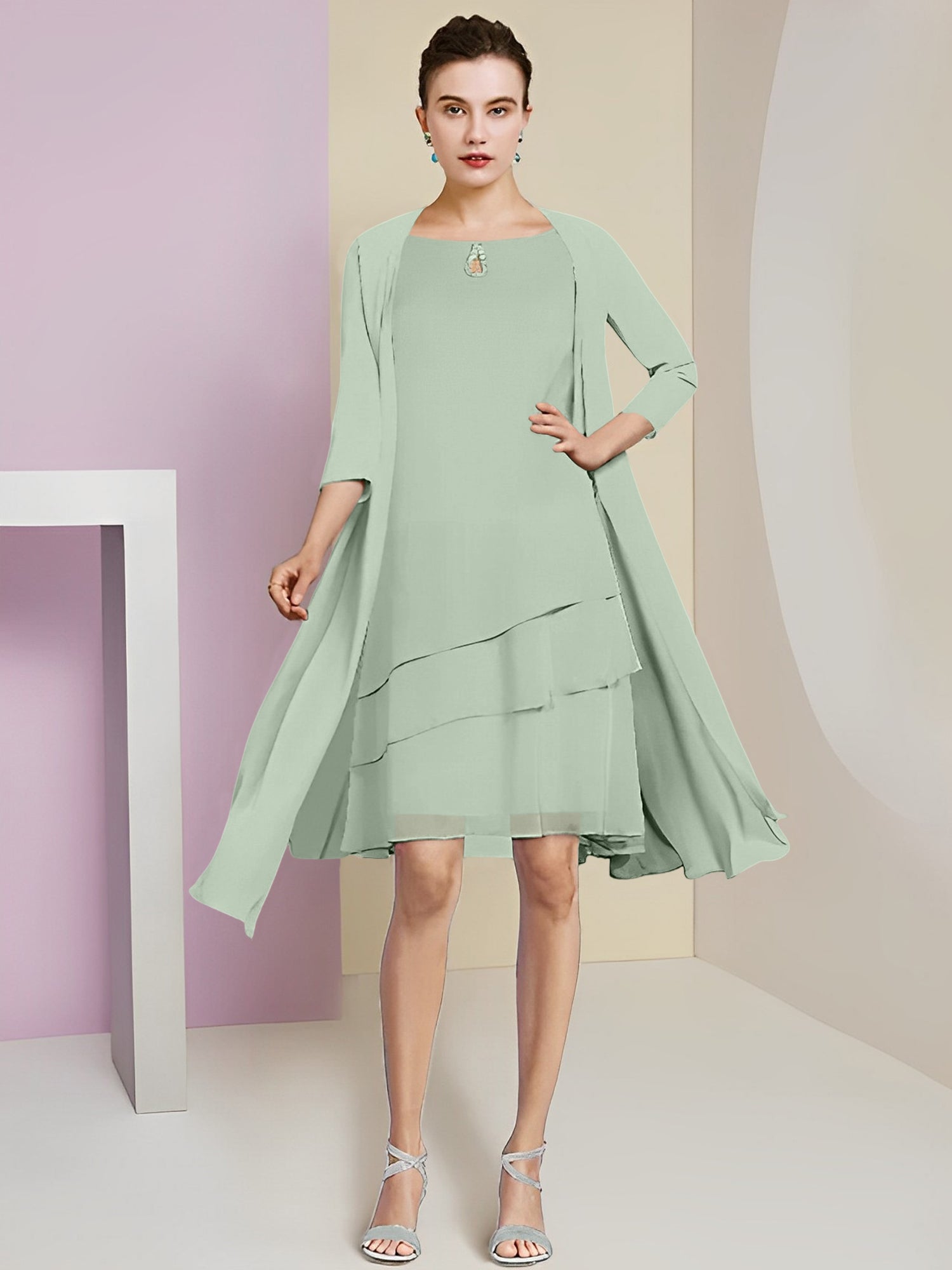 Vestidos de madre de la novia de corte A/princesa con escote joya y largo hasta la rodilla