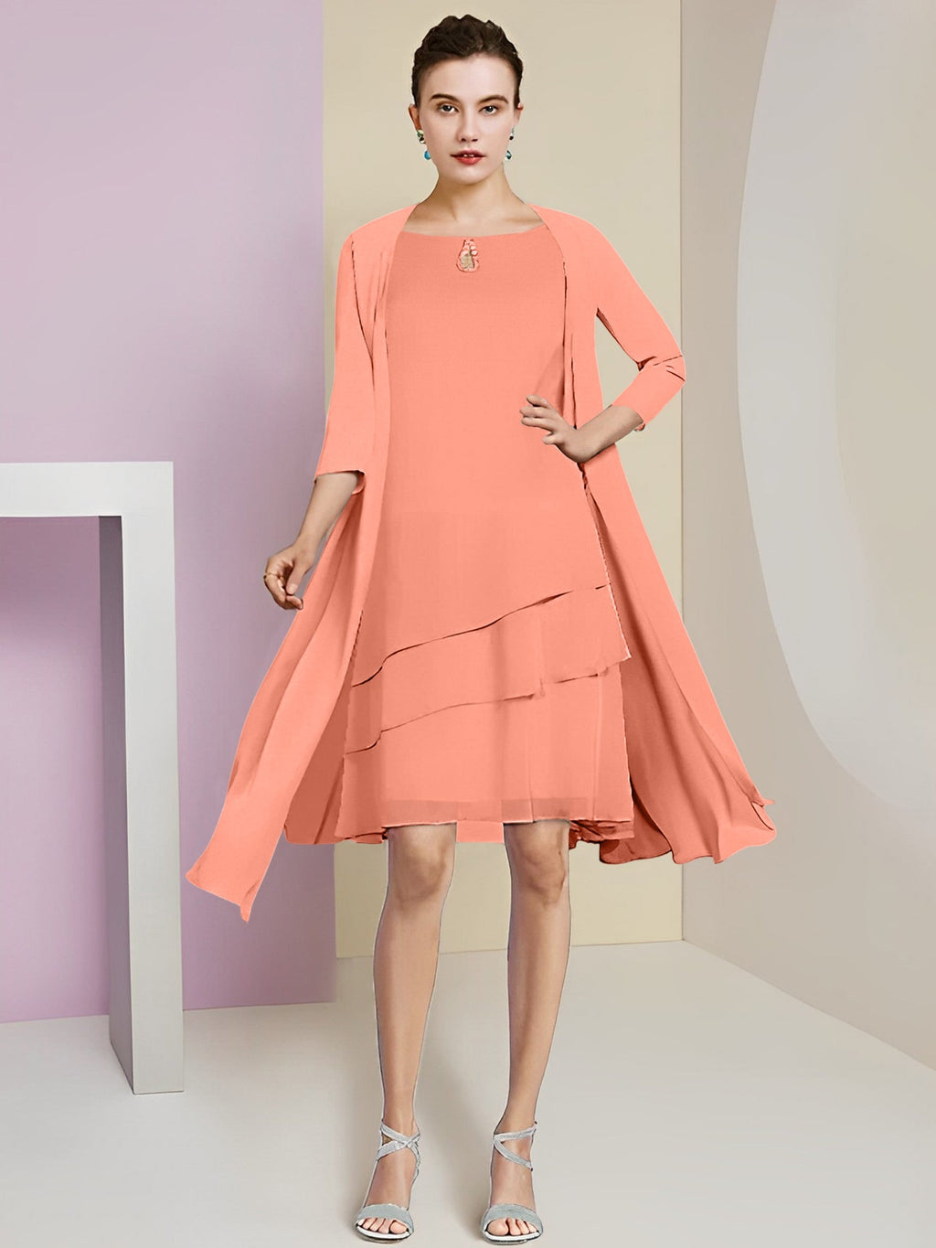 Vestidos de madre de la novia de corte A/princesa con escote joya y largo hasta la rodilla