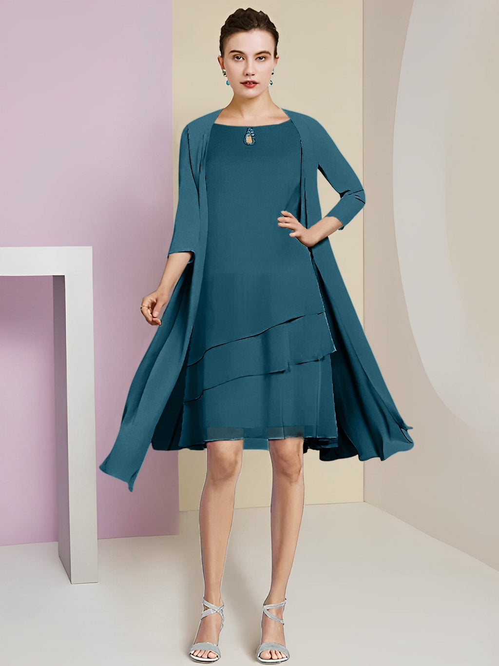 Vestidos de madre de la novia de corte A/princesa con escote joya y largo hasta la rodilla